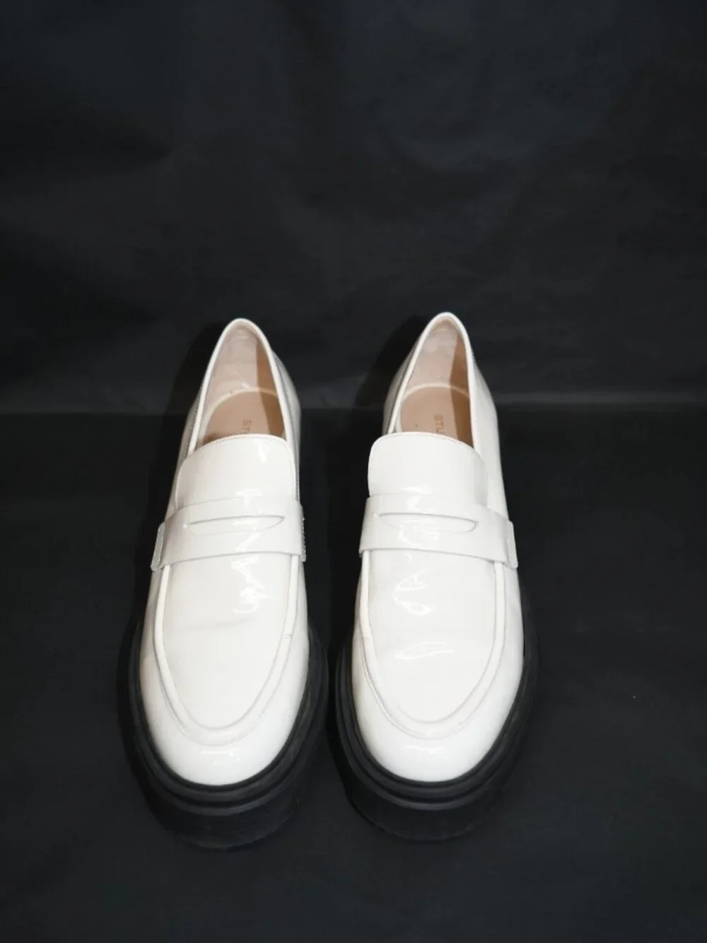 $550 STUART WEITZMAN SOHO LOAFERS PLATFORM SLIP ON SHOES PATENT IVORY 9 (PD17)